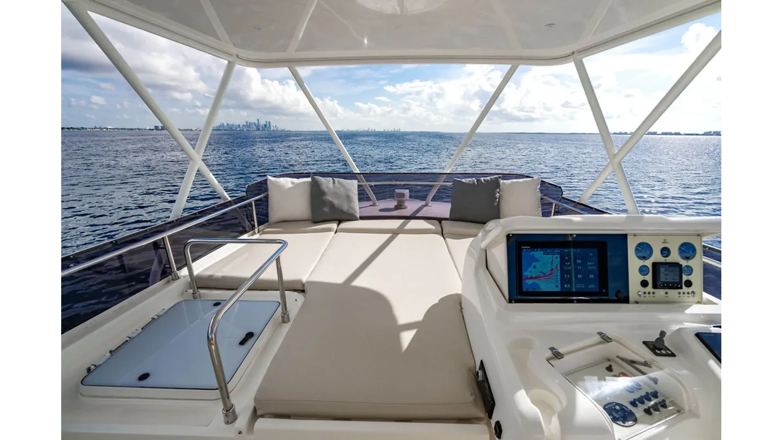 best yacht sales deals Amigos 62 FLY