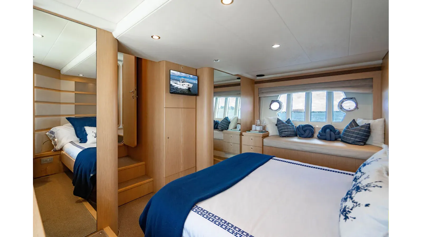 Amigos 62 FLY yacht sale