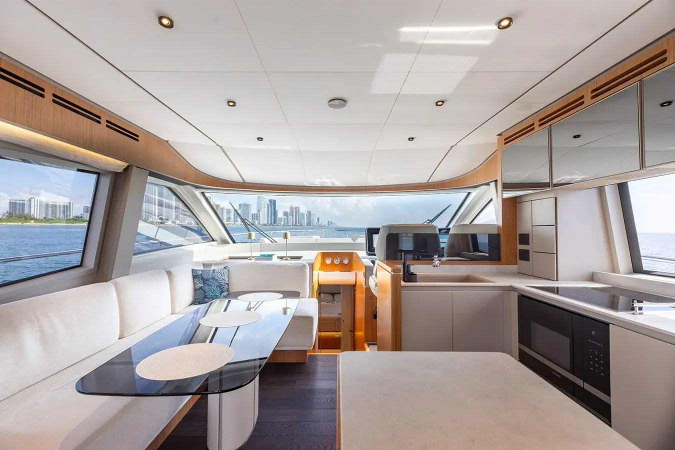 Buy a yacht KATRIN I 670