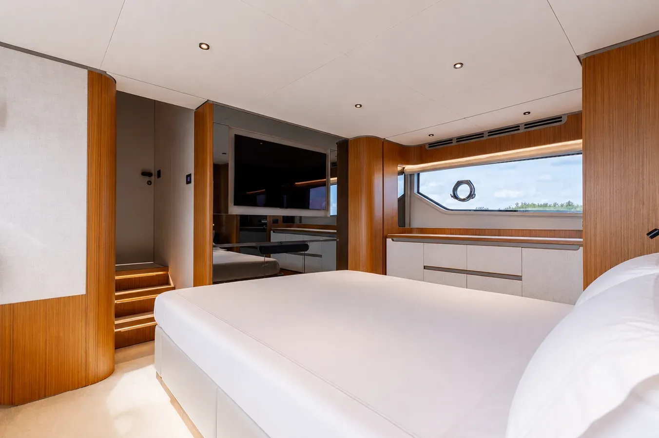 Buy a KATRIN I 670 at Shestakov Yacht Sales