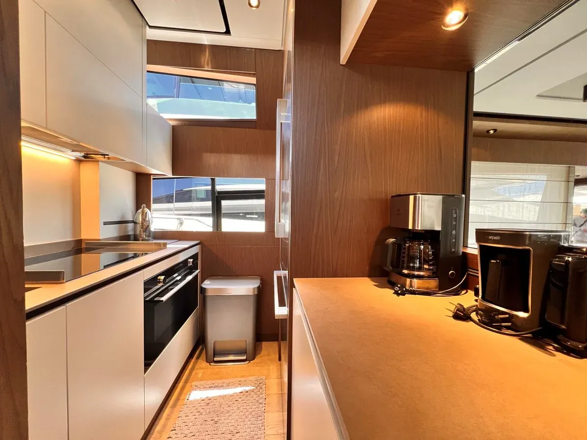 Продажа яхты LD - Ferretti Yachts