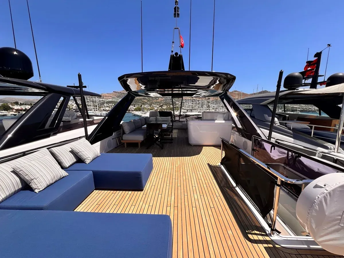 Купить LD - Ferretti Yachts