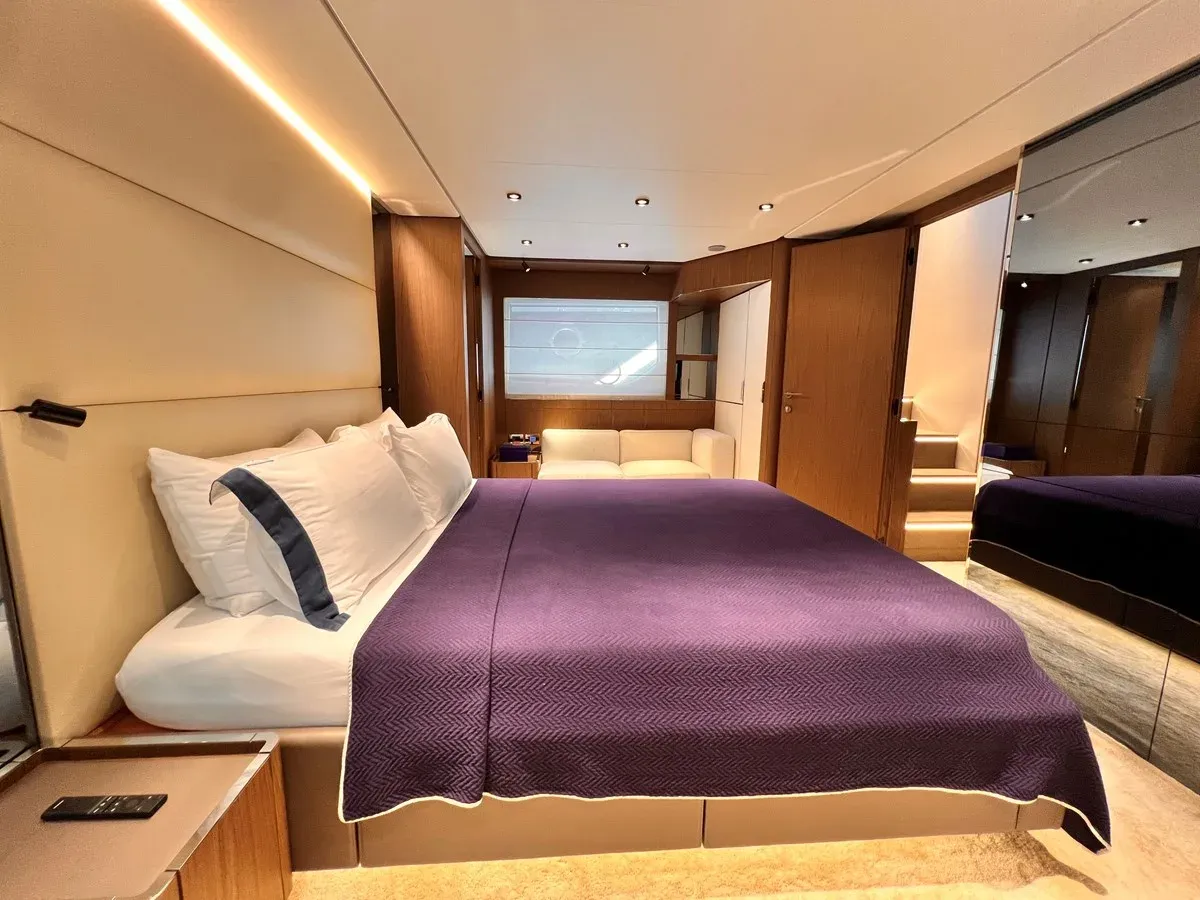 Лучшая цена на LD - Ferretti Yachts