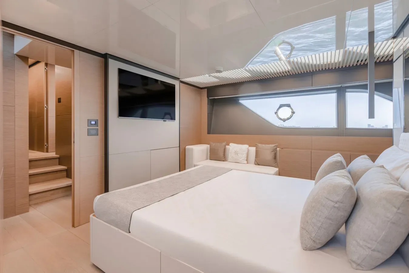 the best price on BELLA III - Ferretti Yachts