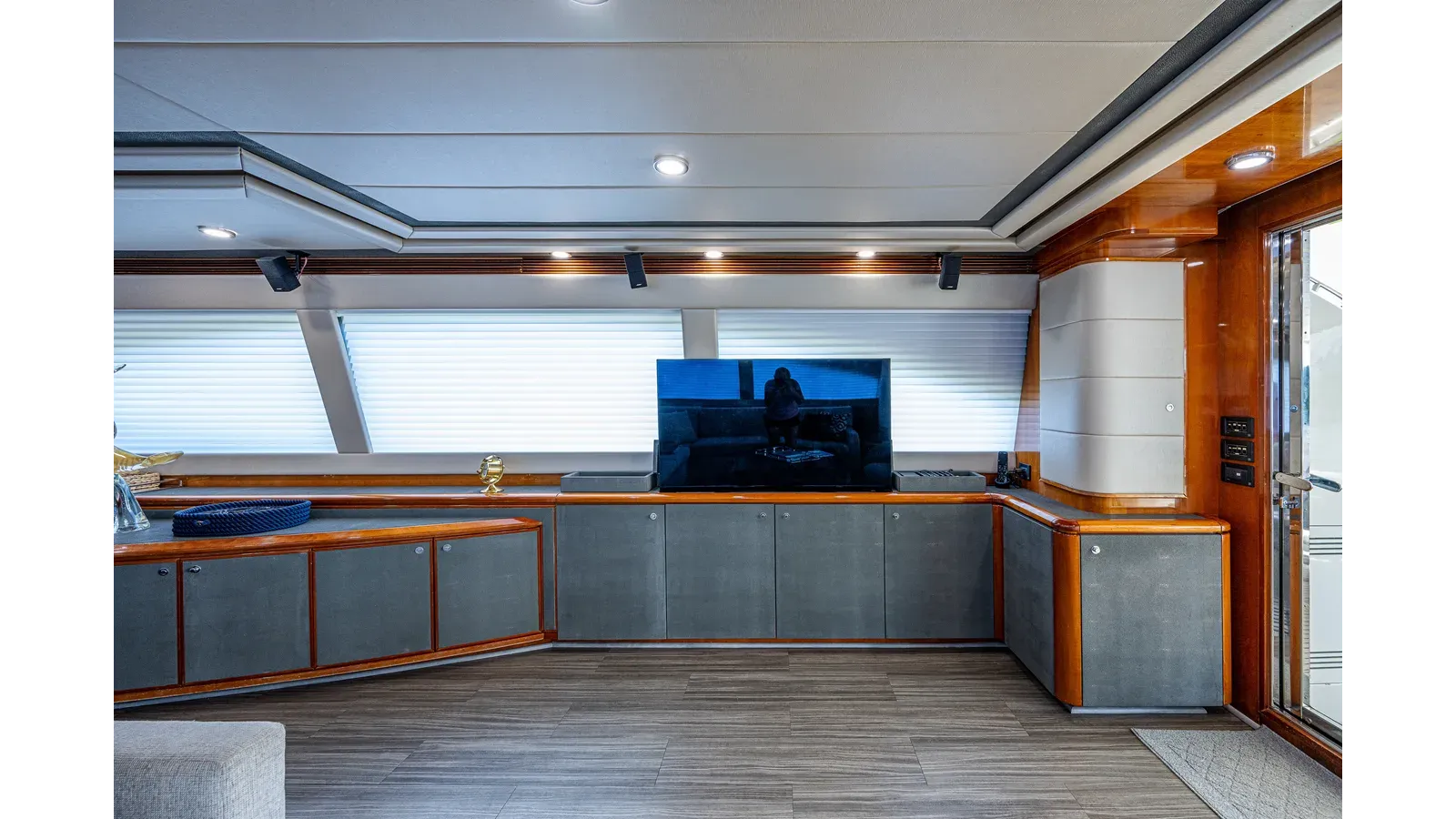 the best price on La Bella Vita - Ferretti Yachts