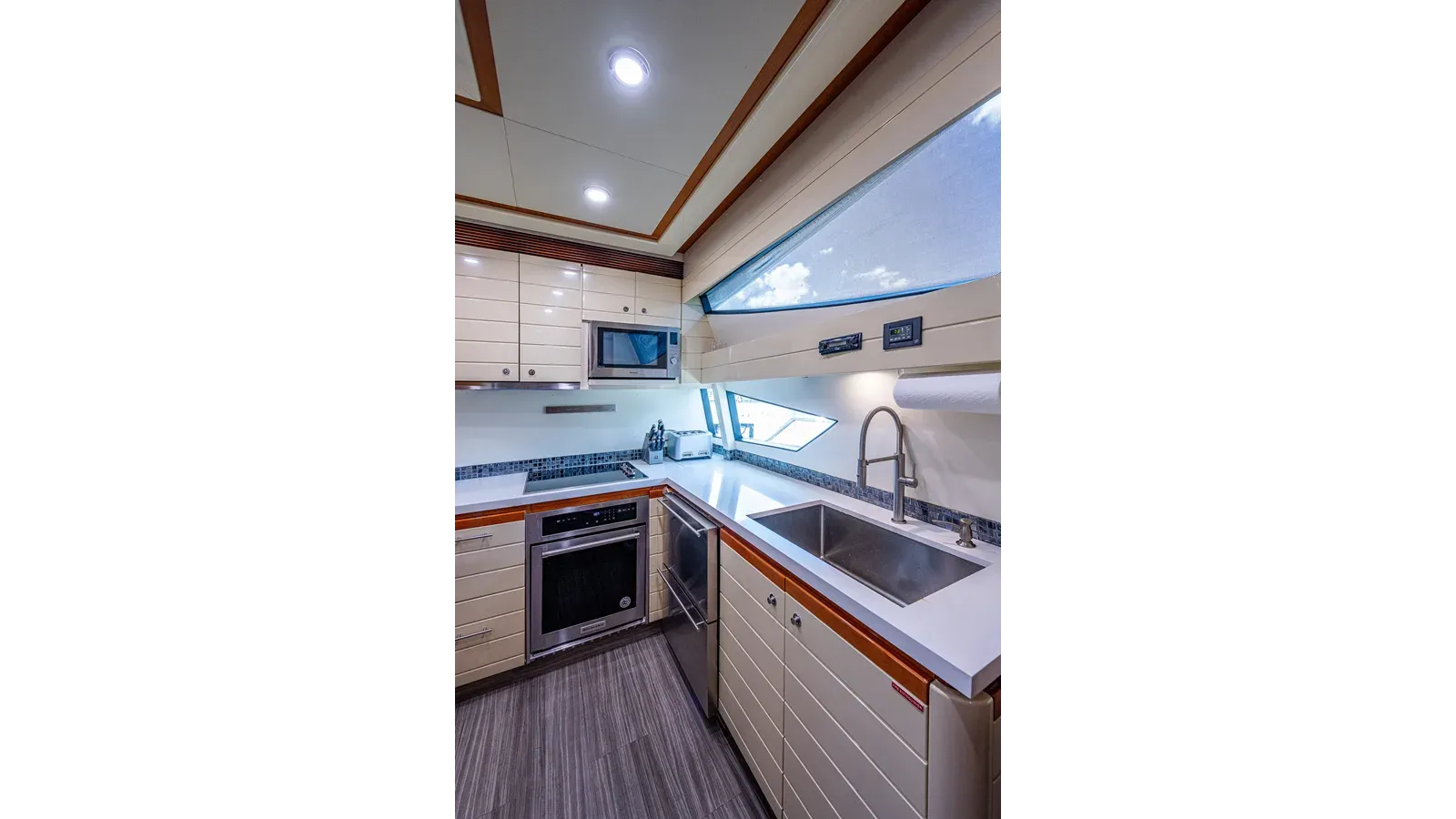 La Bella Vita 2006 yacht sale