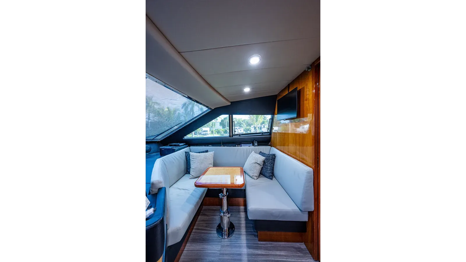 the best price on La Bella Vita - Ferretti Yachts
