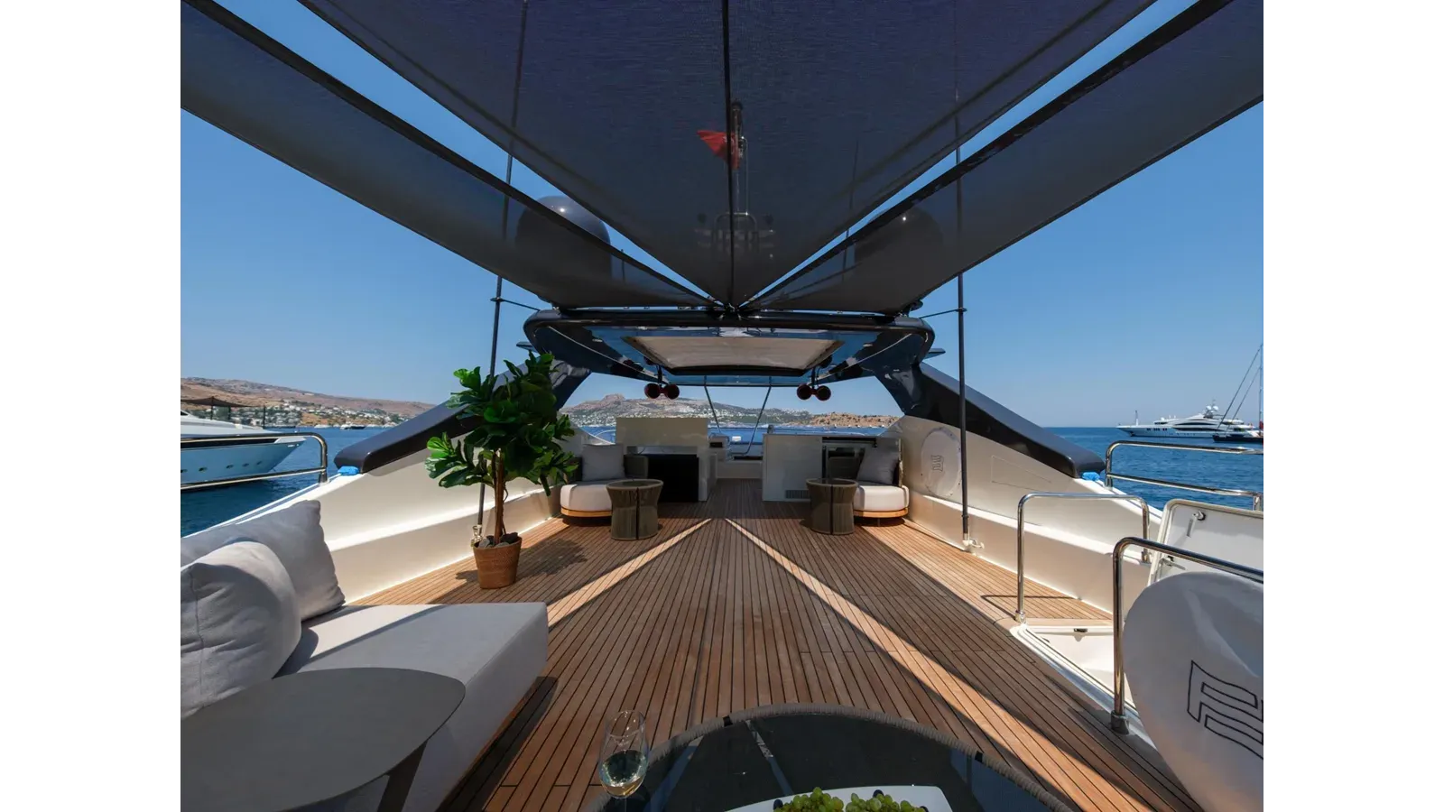 DAYDREAM - Ferretti Yachts price