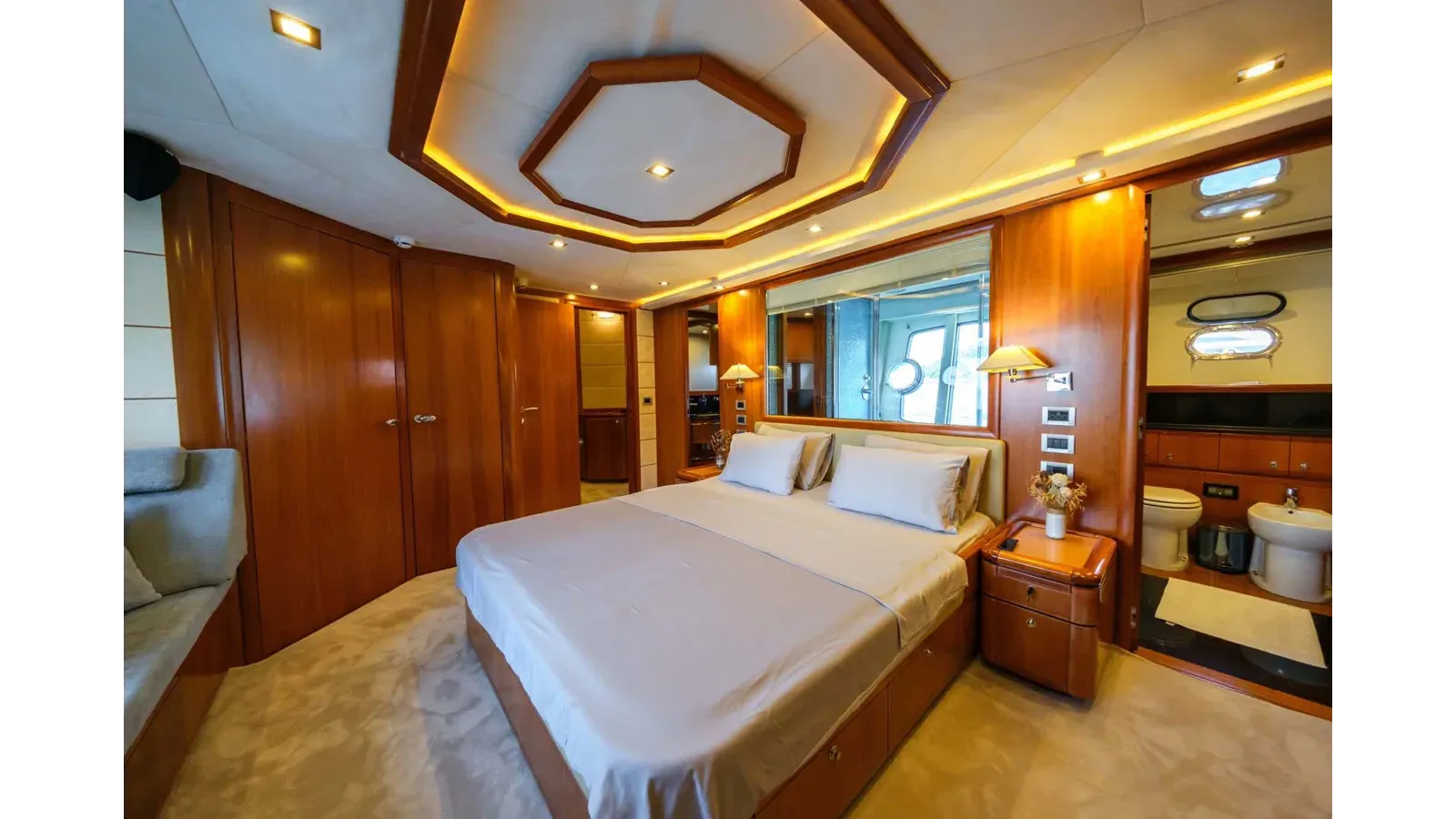 DAYDREAM - Ferretti Yachts