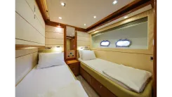 best yacht sales deals DAYDREAM 88