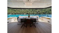 best yacht sales deals DAYDREAM 2006