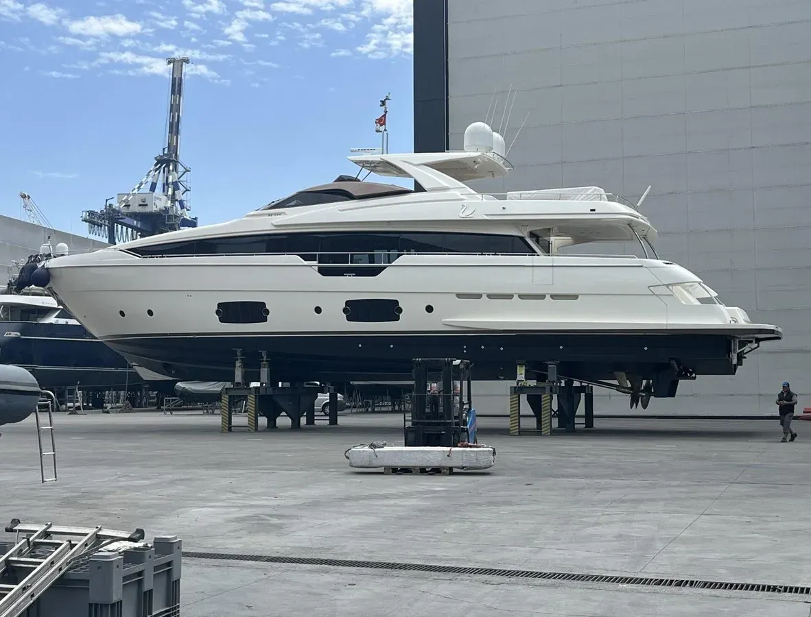 Buy a WHITE SWAN 95 at Shestakov Yacht Sales
