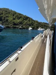 WHITE SWAN - Ferretti Yachts price