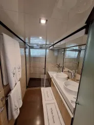 WHITE SWAN 95