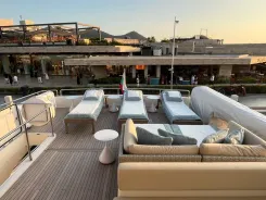 the best price on WHITE SWAN 95