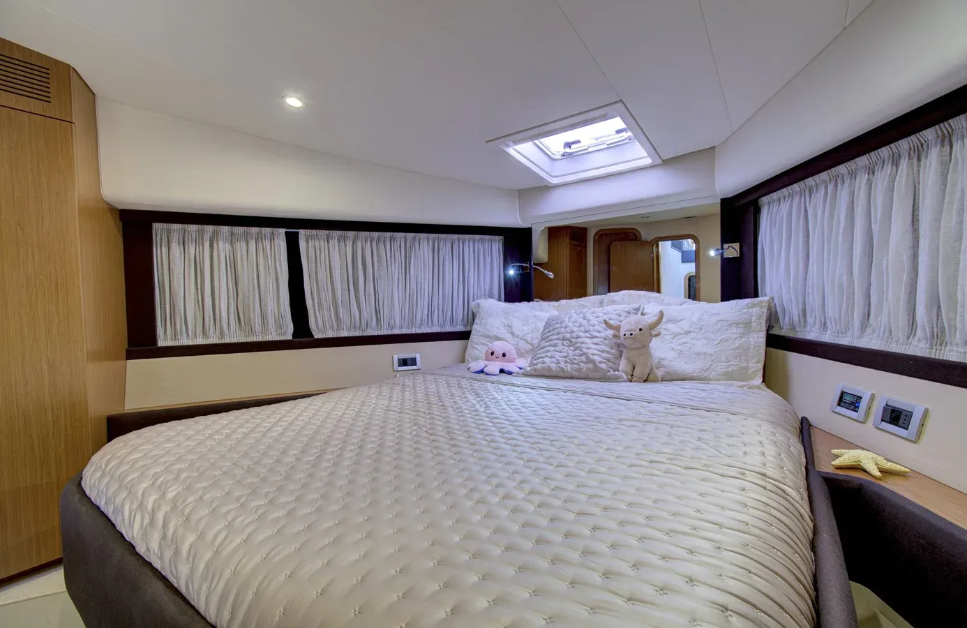 Camilla - Ferretti Yachts price