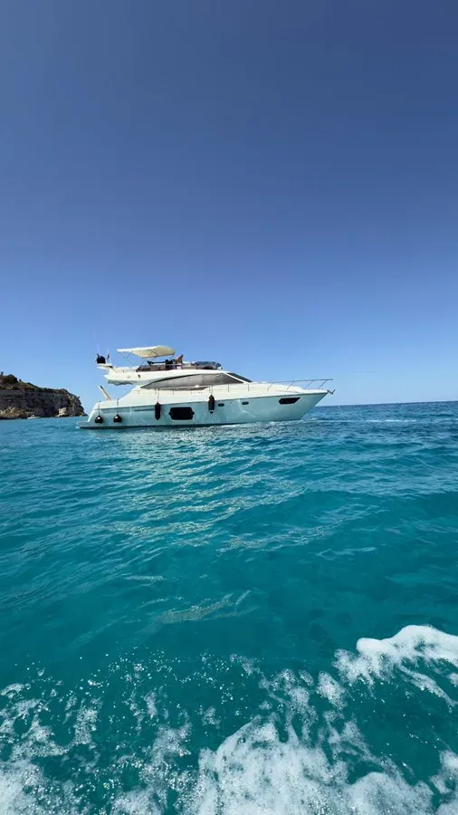 Camilla 2010 yacht sale