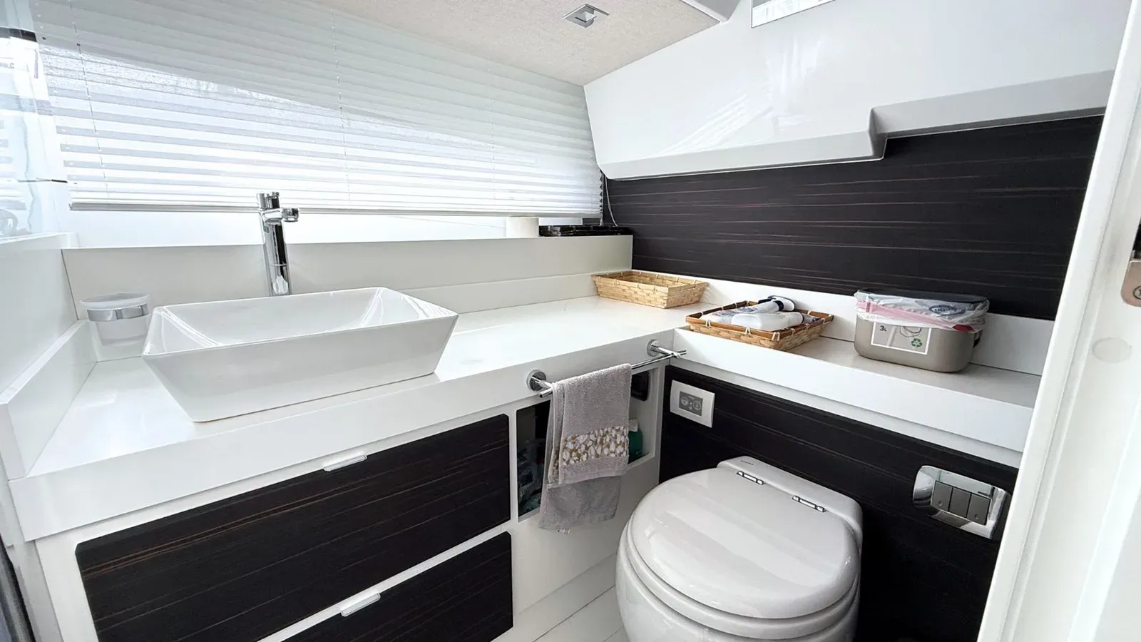 Space 8 - FIART MARE yacht sale