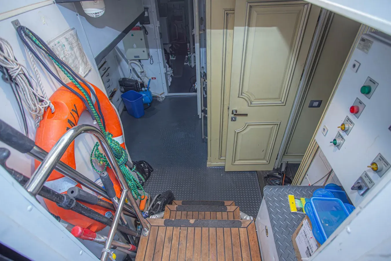 DESTINY 79 yacht sale