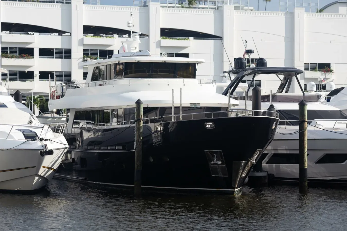Buy a yacht Destiny Displacement Explorer