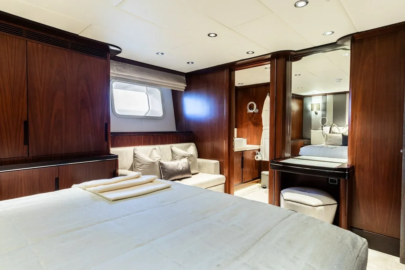 Buy a DAKOTA 127 at Shestakov Yacht Sales