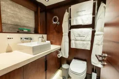 Buy a yacht DAKOTA 2006