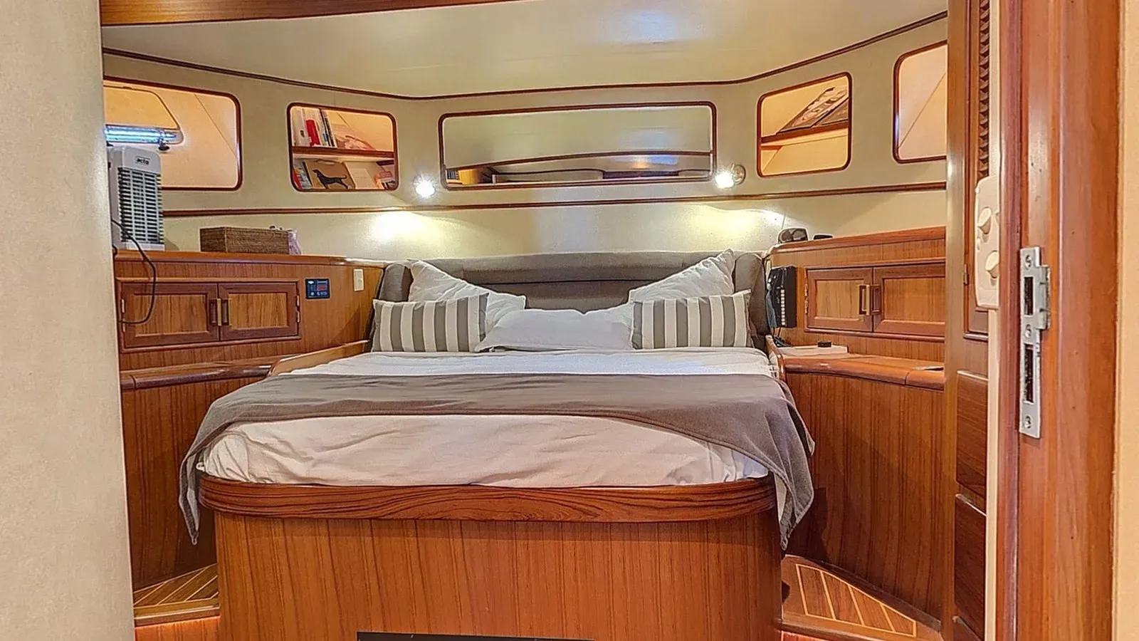 best yacht sales deals Duende 1998