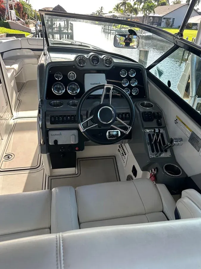 Buy a yacht Formula 310 BR - Formula Boats