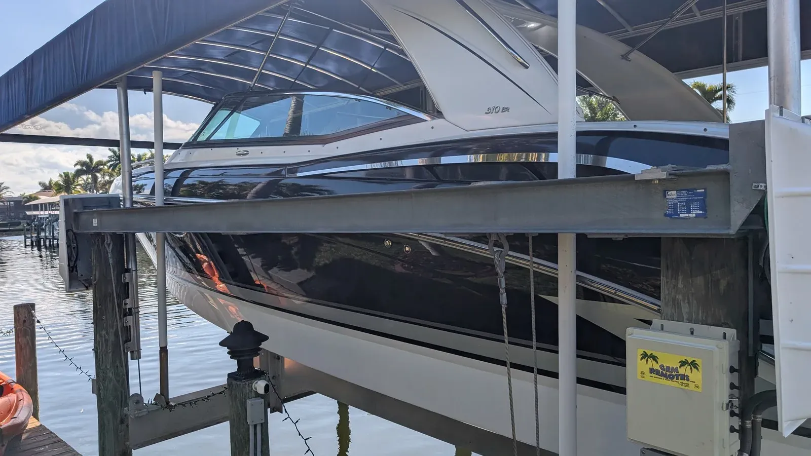 Buy a Formula 310 BR 31 at Shestakov Yacht Sales