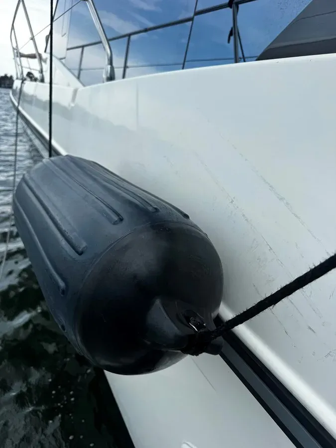 Buy a Champagne Lady - Formula 370 SS 2004 - Formula Boats at Shestakov Yacht Sales