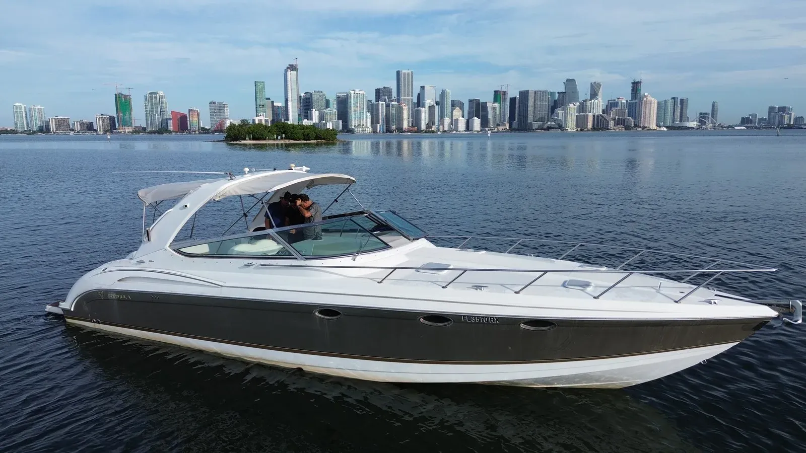 Champagne Lady - Formula 370 SS 2004 37 yacht sale