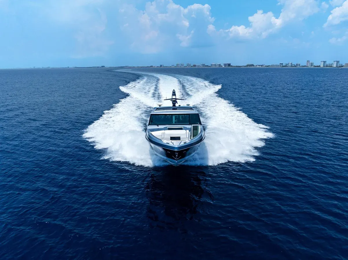 Buy a Imagination 500 SSC at Shestakov Yacht Sales