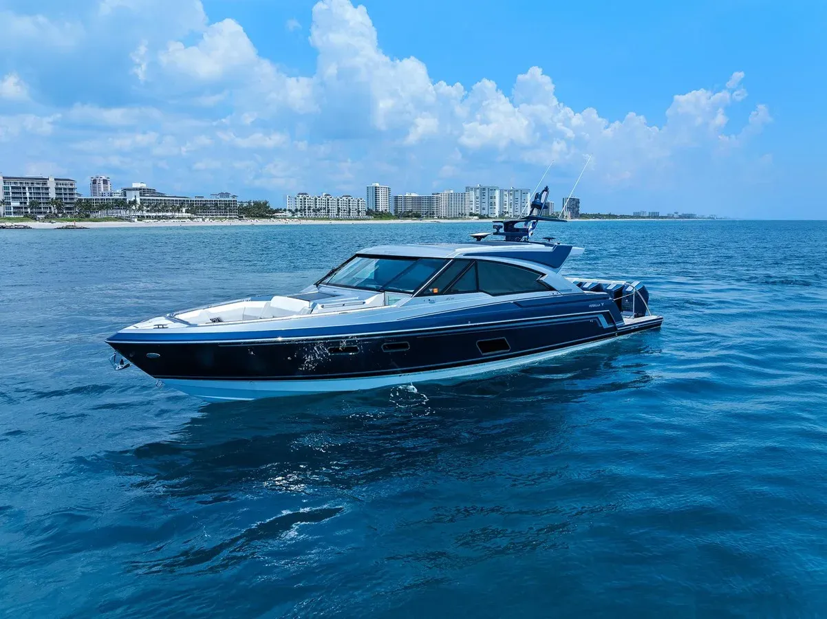best yacht sales deals Imagination 500 SSC