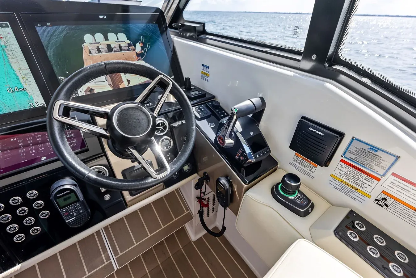 Buy a yacht BREAKTHROUGH III - Formula Boats
