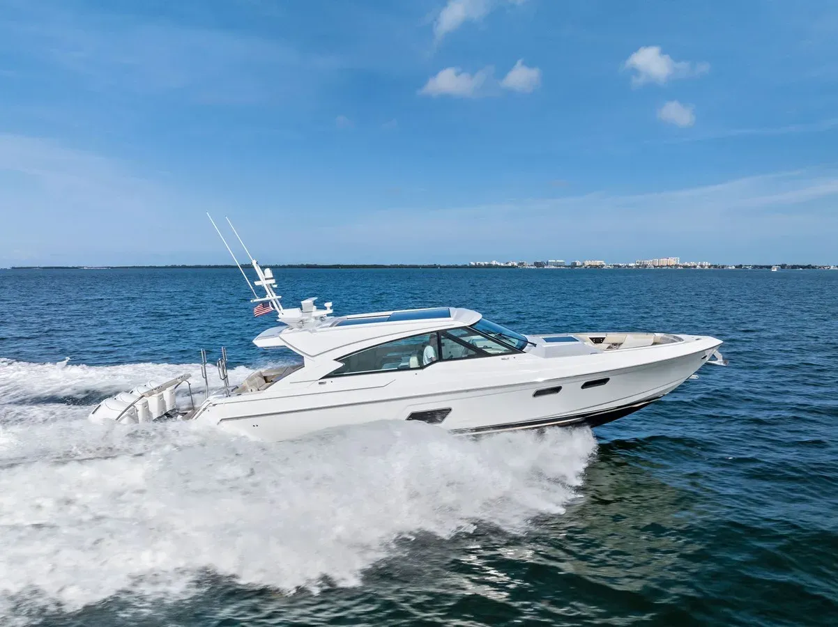 Buy a yacht BREAKTHROUGH III 2025