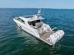 BREAKTHROUGH III - Formula Boats yacht sale