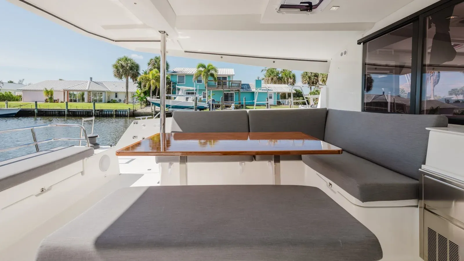 Купить яхту AILA в Shestakov Yacht Sales