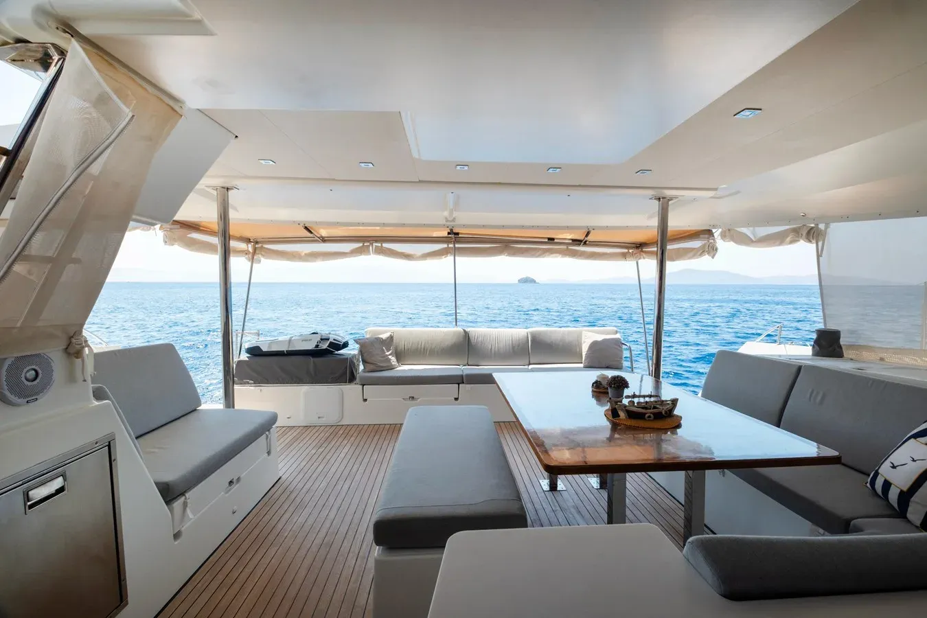 Buy a yacht NA saba50