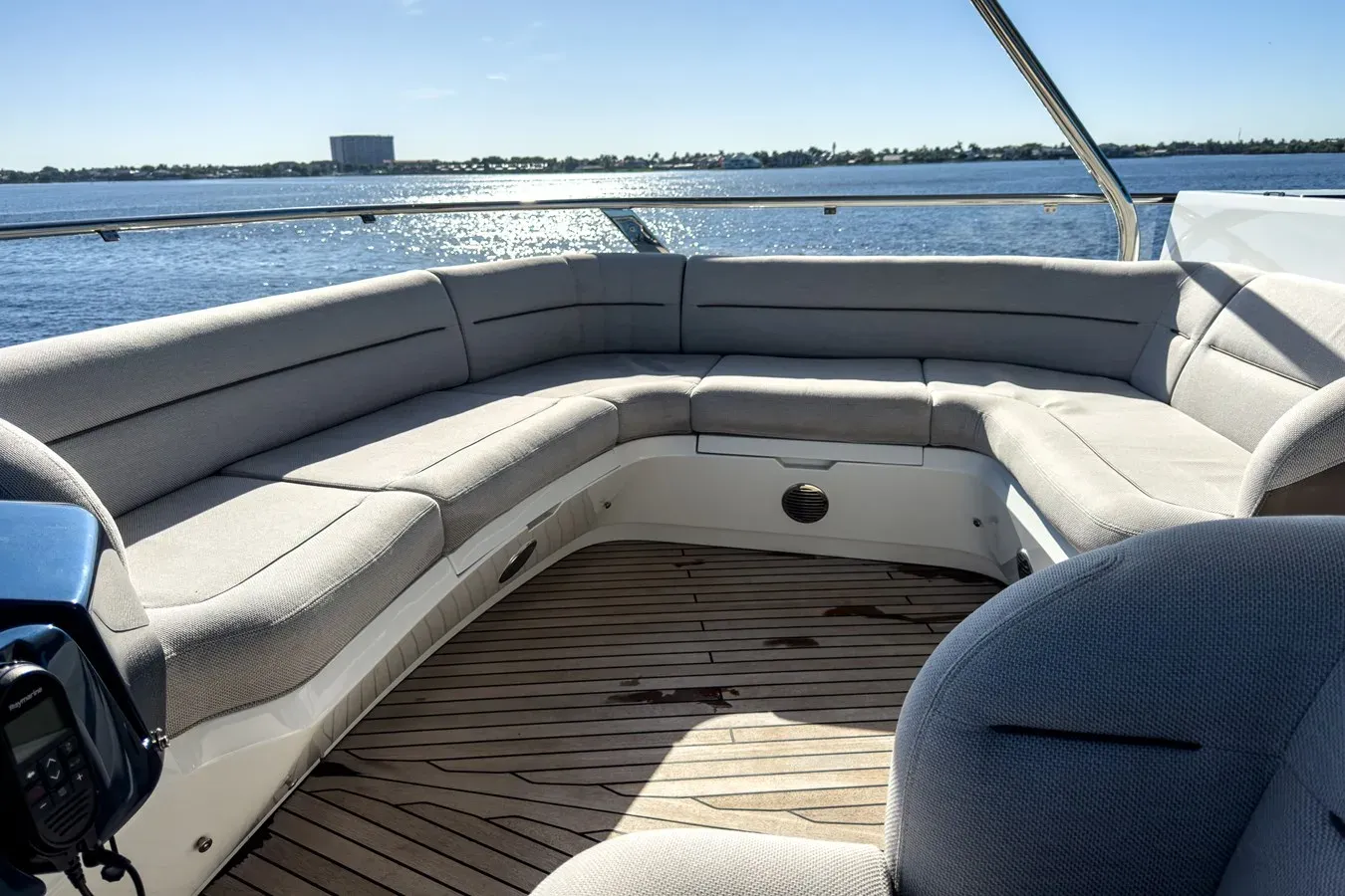Buy a yacht na 63