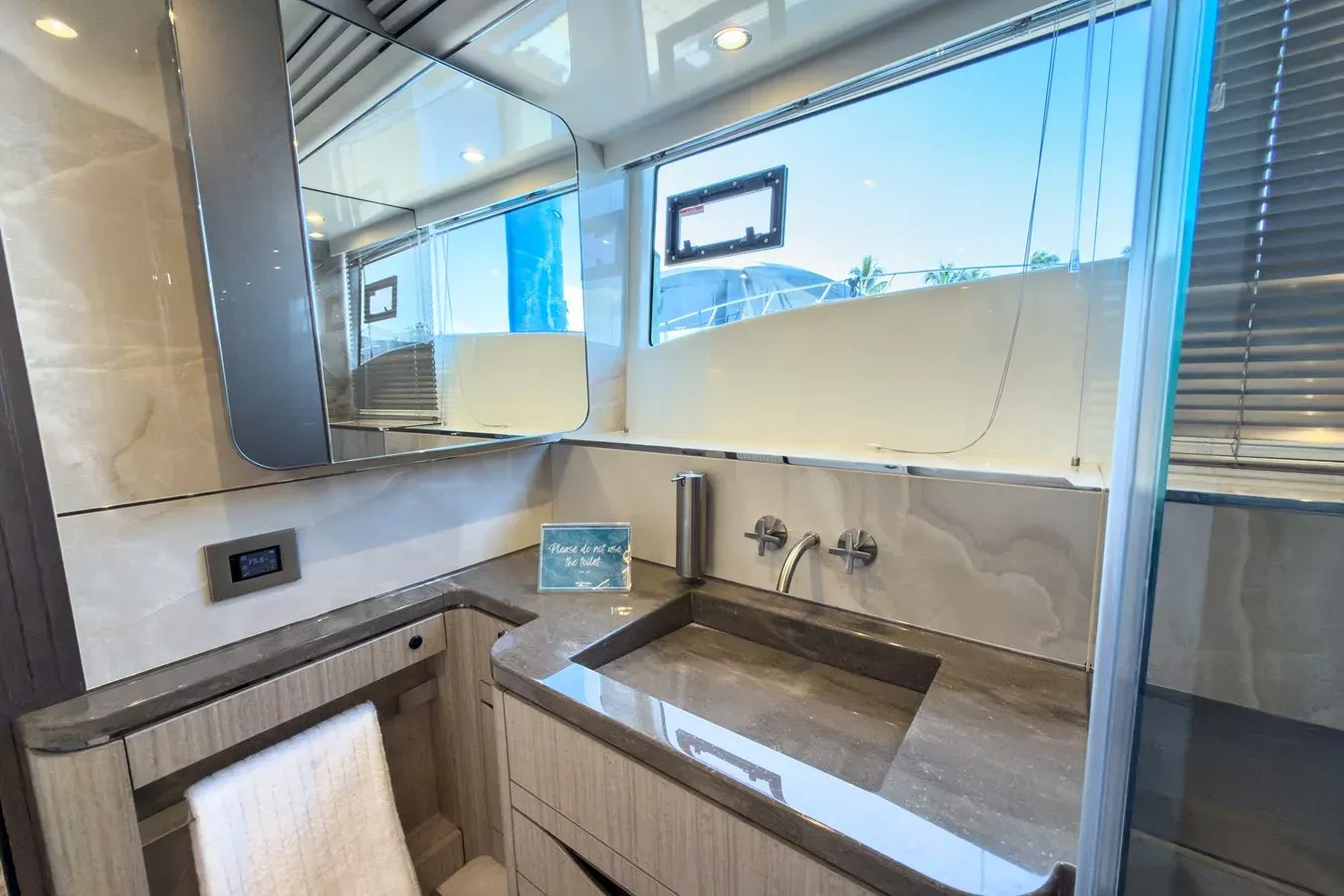 na 63 yacht sale