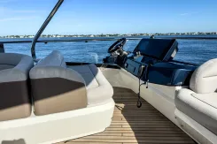 na 620 FLY yacht sale