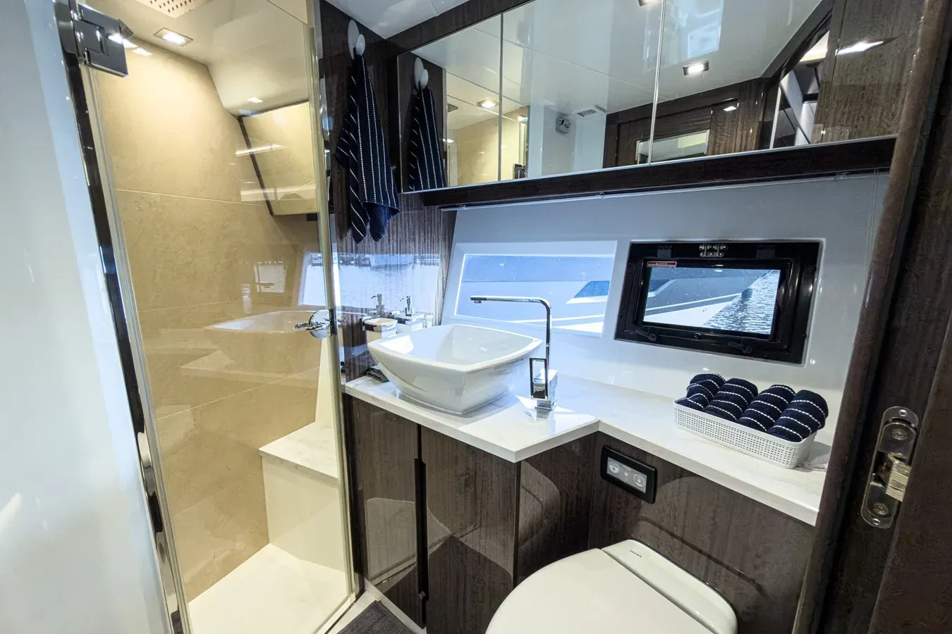 LEESURE TIME - Galeon Yachts price