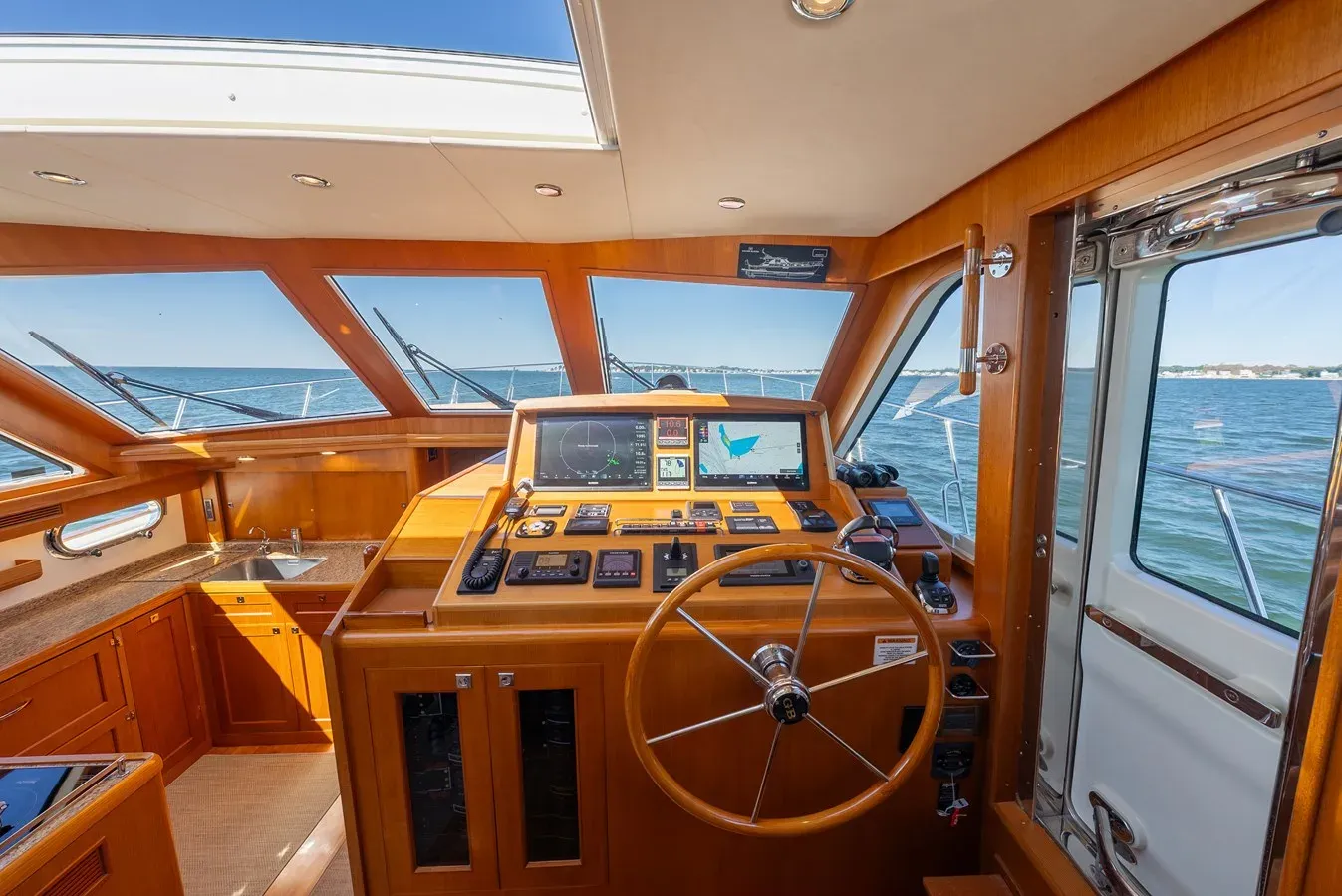 Buy a yacht ITHAKI - GRAND BANKS MARINE