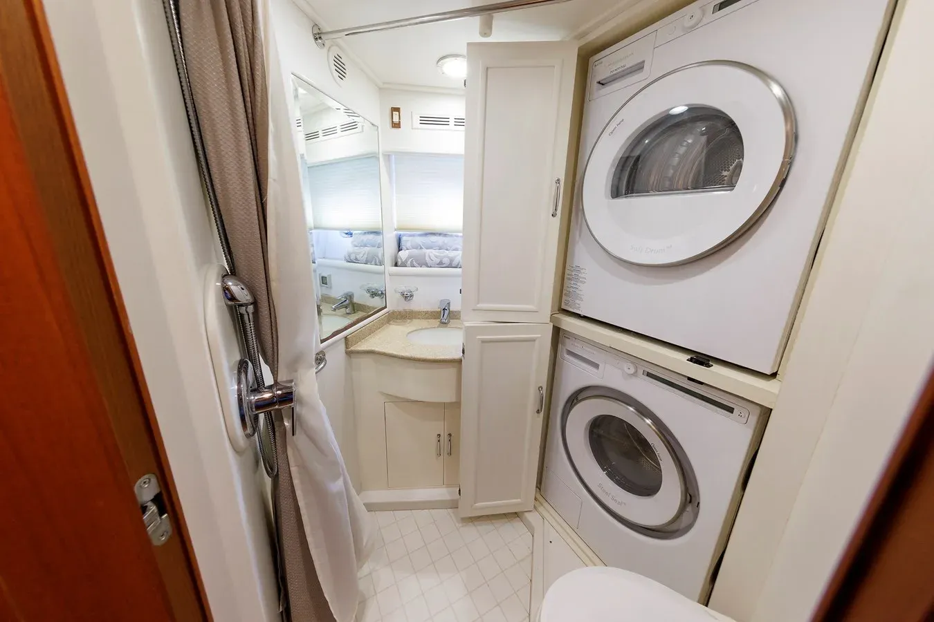 Купить яхту FeuryUs в Shestakov Yacht Sales