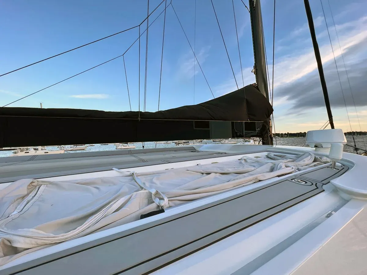 Buy a yacht DEFIANCE - GUNBOAT