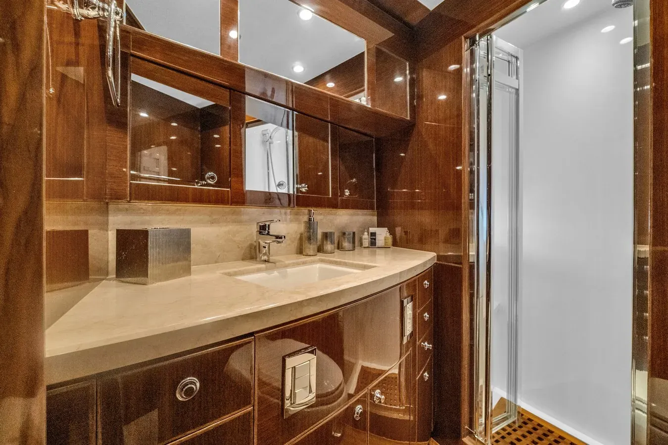 the best price on QUIET SUN Flybridge Motor Yacht