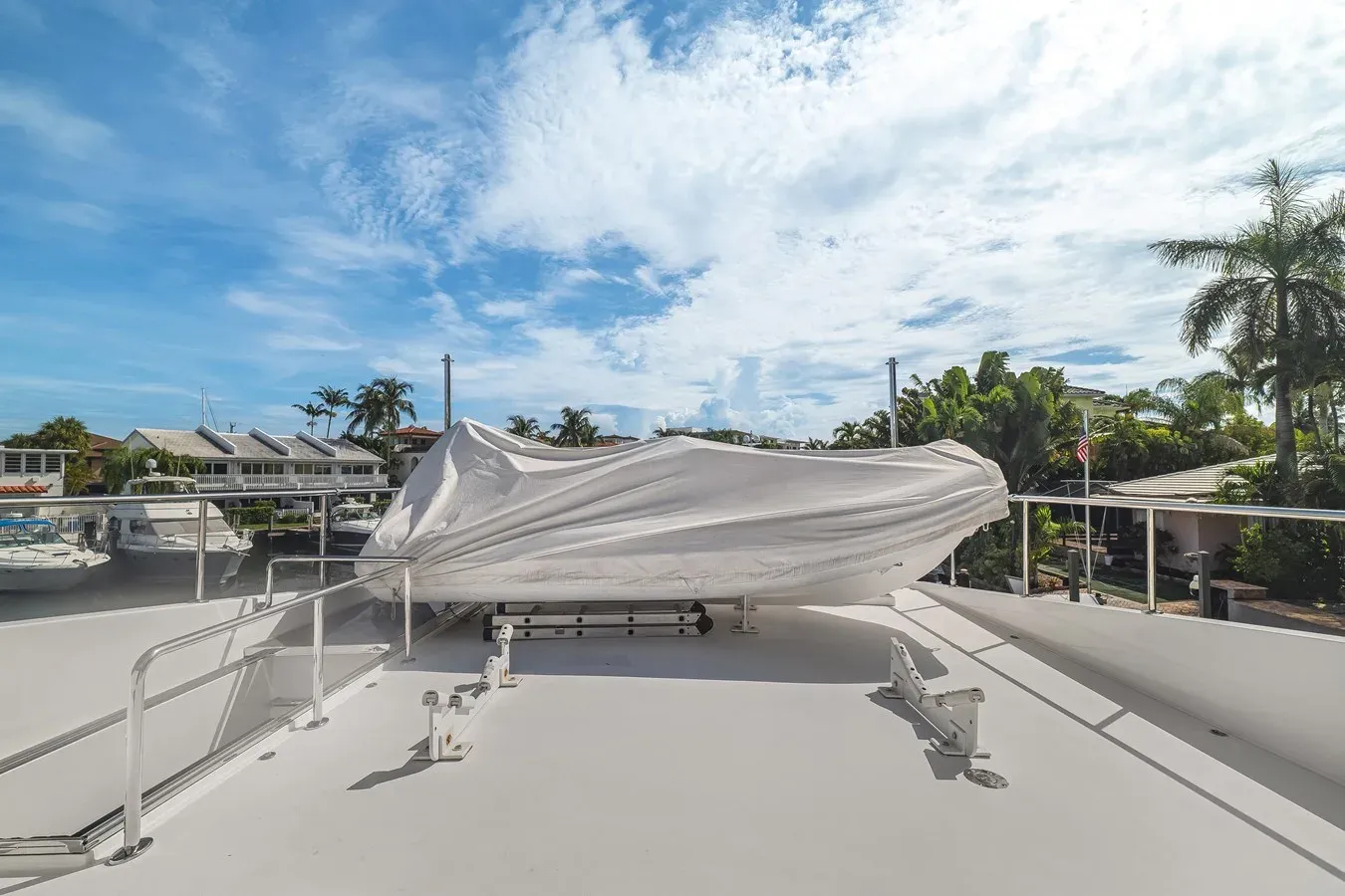 the best price on QUIET SUN 76