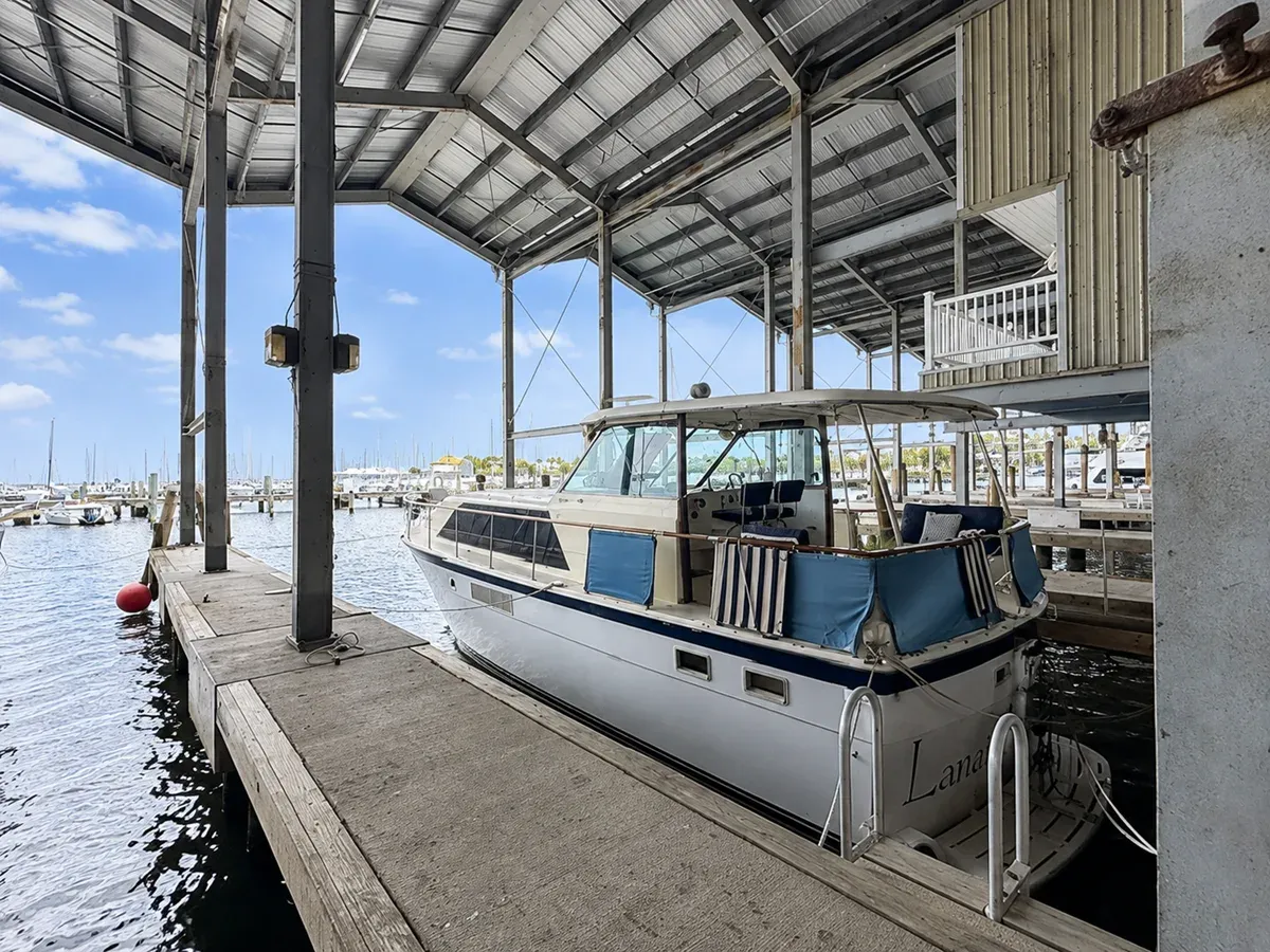Buy a LANAI 43 at Shestakov Yacht Sales