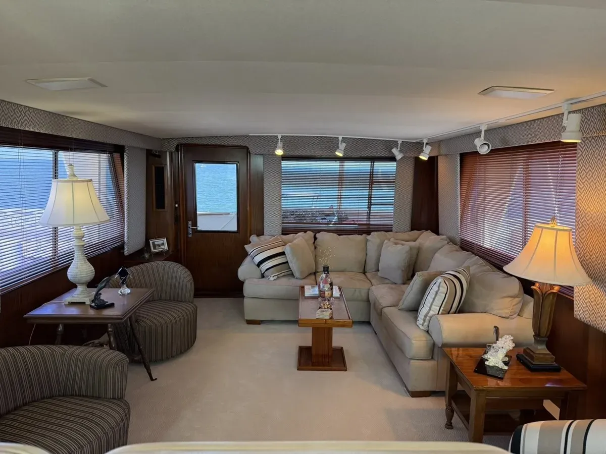 the best price on Resolute 63