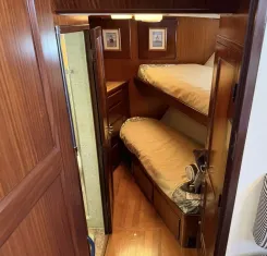 Buy a yacht Resolute